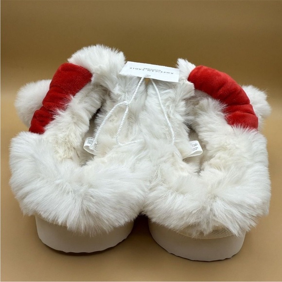 American Eagle Grinch Scuff Slippers Green Faux Fur Santa Hat Size 7 NWOT - Picture 8 of 14